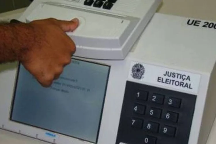 Urnas com leitor biométrico evitam fraudes (.)