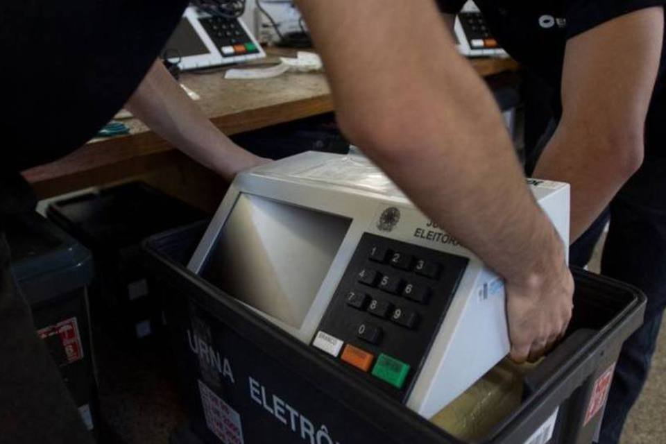 TSE encerra votação na maior parte do país