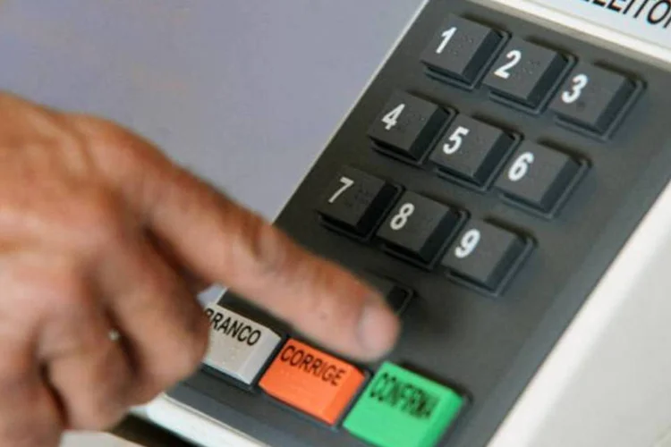 
	Urna eletr&ocirc;nica: munic&iacute;pios como Sobradinho (RS) e Eldorado (SP) escolhem hoje seus prefeitos
 (Elza Fiúza/ABr)