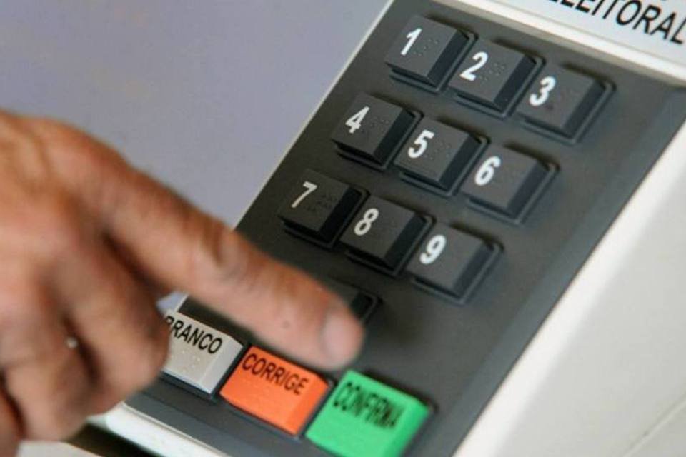 Mais de 121 mil eleitores voltaram às urnas em dez cidades