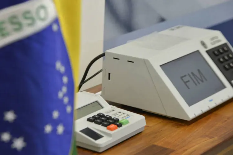 
	Urna: quase 143 milh&otilde;es de eleitores estavam aptos a votar neste domingo
 (José Cruz/Agência Brasil)