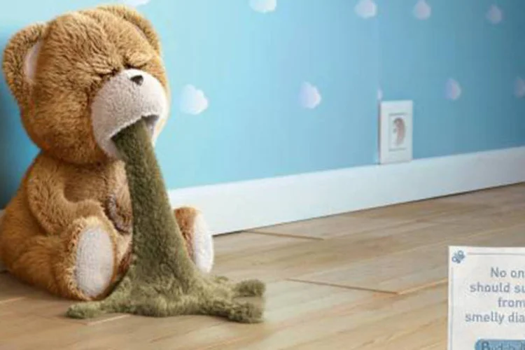 Campanha mostra ursinho de pelúcia vomitando: algumas marcas se arriscam ao deixar os velhos conceitos de lado para tentar atingir um diferencial competitivo através do impacto de sua mensagem (Divulgação)
