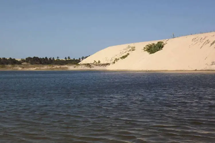 Praia de Uruaú, no Ceará: Local é aposta para o aumento do fluxo de turistas no litoral cearense
 (Wikimedia Commons)