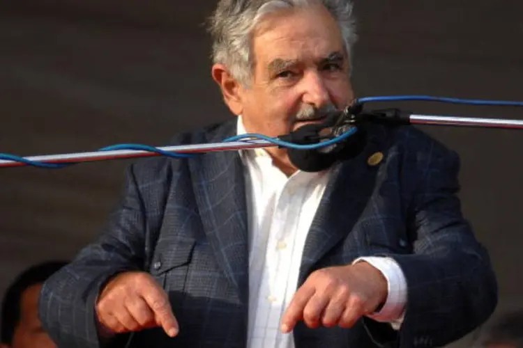 O presidente do Uruguai, José Mujica: "é das velhas?", perguntou o governante sobre a moto (LatinContent/Getty Images)