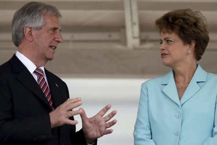 Presidente do Uruguai, Tabaré Vázquez, conversa com a presidente Dilma Rousseff no Palácio do Planalto, em Brasília (REUTERS/Ueslei Marcelino)