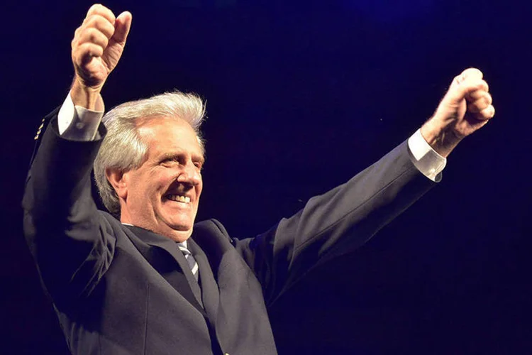 Tabaré Vázquez comemora vitória no Uruguai (REUTERS/Carlos Pazos)