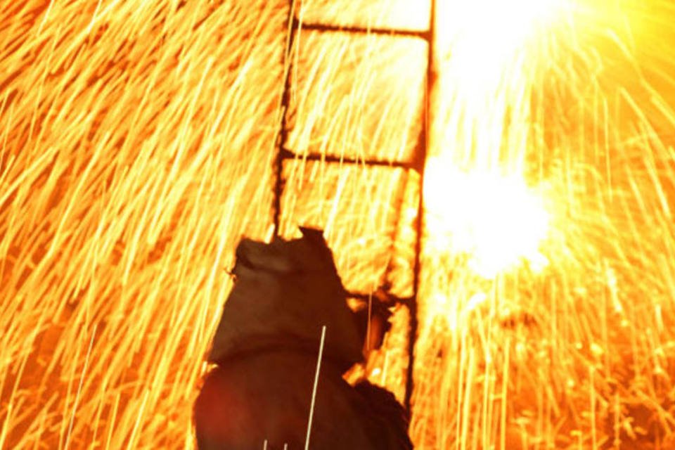 Ibovespa cai com entrada da Espanha no centro do furacão financeiro europeu