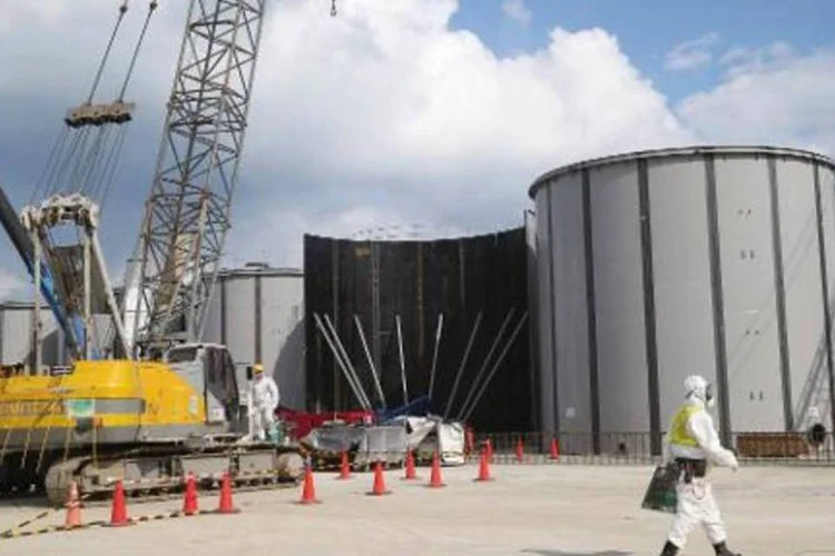 
	Usina nuclear de Fukushima: o l&iacute;quido continha 29,4 mil becquerels por litro de c&eacute;sio radioativo e 52 mil de estr&ocirc;ncio
 (Koji Sasahara/AFP)
