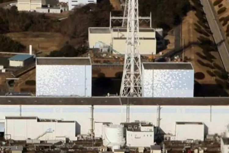 Usina de Fukushima: máquinas são controladas de uma distância de 2 quilômetros (Jiji Press/AFP)
