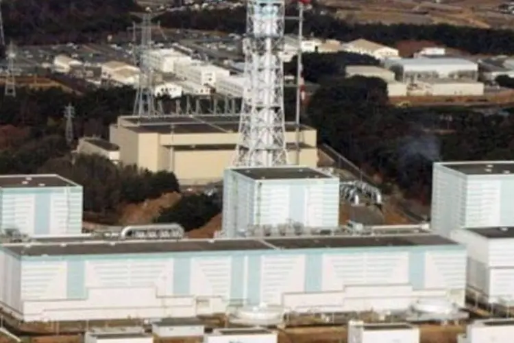 Usina de Fukushima: material radioativo também foi encontrado na água (Jiji Press/AFP)
