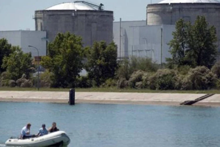 
	A central nuclear de Fessenheim: a central de Fessenheim, a mais antiga usina nuclear da Fran&ccedil;a e por isso mesmo particularmente assinalada como um perigo
 (Sebastien Bozon/AFP)