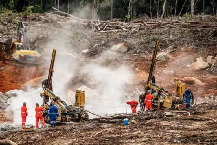 
	Constru&ccedil;&atilde;o da usina de Teles Pires: usina deveria ter come&ccedil;ado a gerar energia em janeiro deste ano
 (Divulgação)