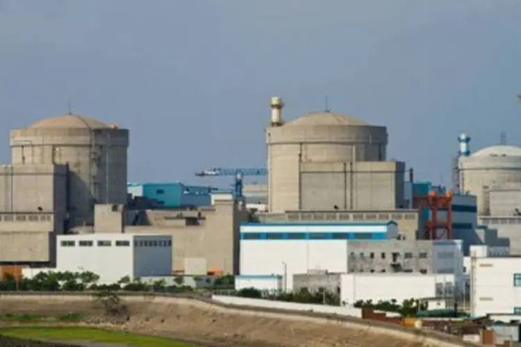 Central nuclear de Qinshan, em Haiyan, na província chinesa de Zheijiang: a China tem uma situação nuclear complexa por utilizar diferentes tipos de reatores e tecnologias (©AFP/Arquivo)