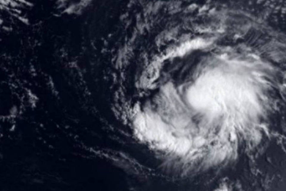 'Katia' se transforma em furacão de categoria 3