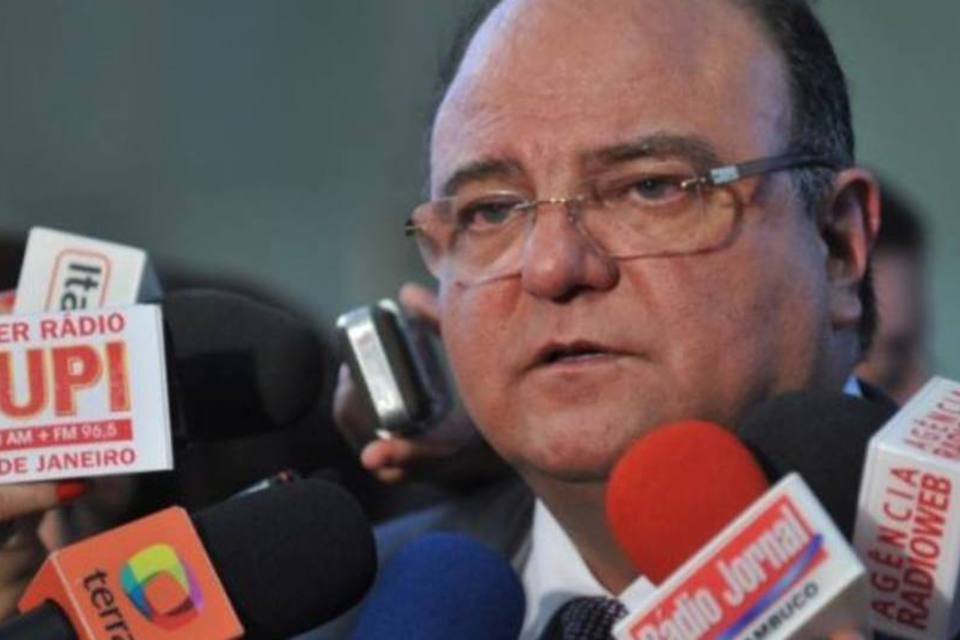 Magoado, Vaccarezza deixa liderança do governo