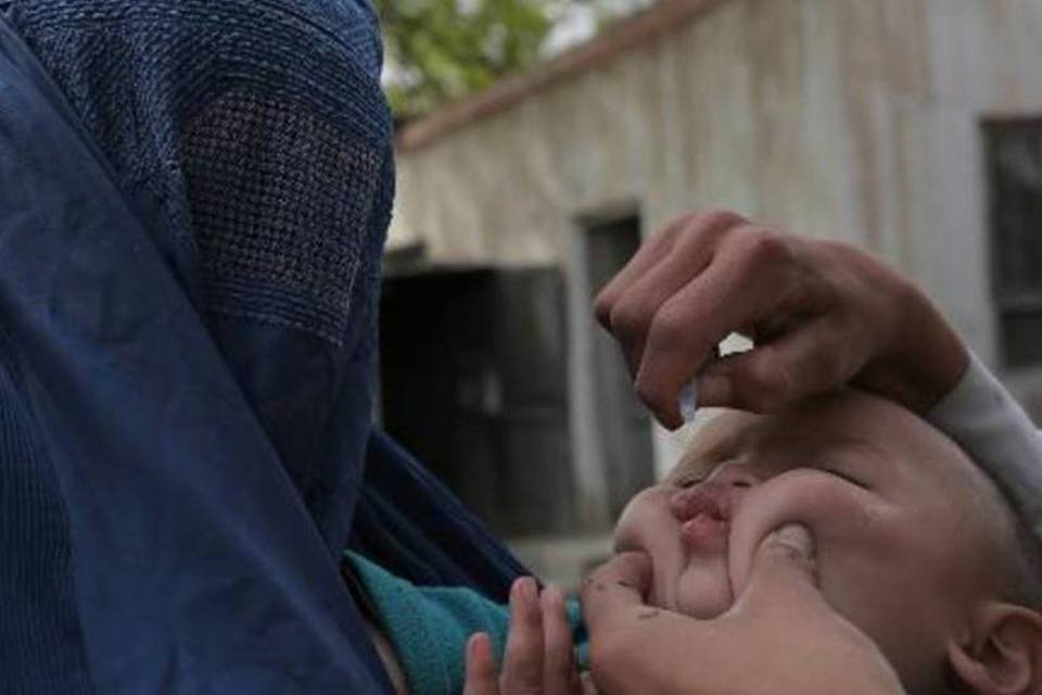 Vacinação contra a poliomielite: SP imuniza só metade das crianças e estende campanha