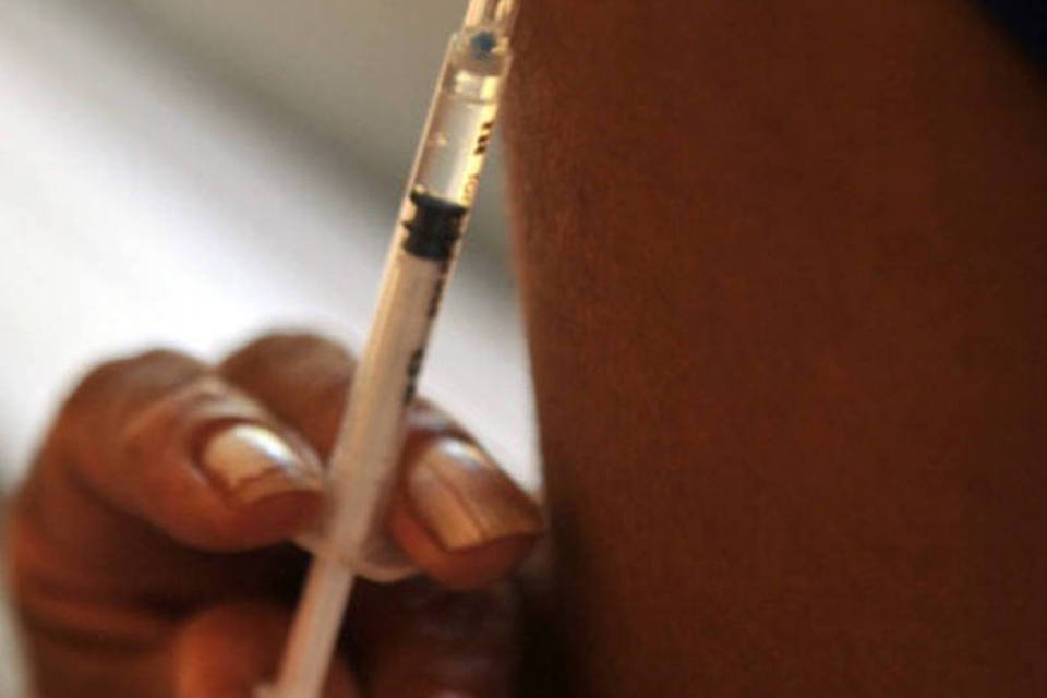 Vacina contra malária recebe aval e será analisada pela OMS
