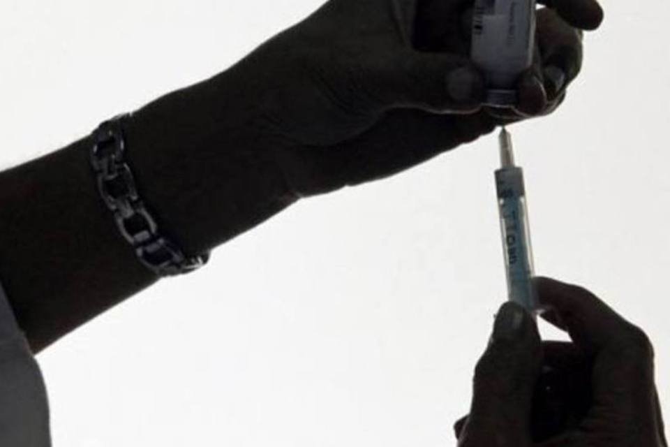 São Paulo faz força-tarefa para vacinar contra hepatite-B