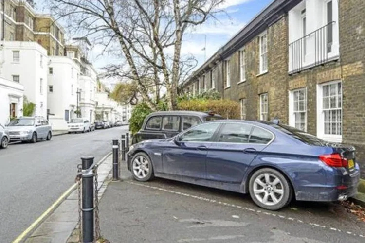 
	Esta vaga em Londres est&aacute; &agrave; venda por 350 mil libras, ou 1,8 milh&atilde;o de reais
 (Knight Frank)