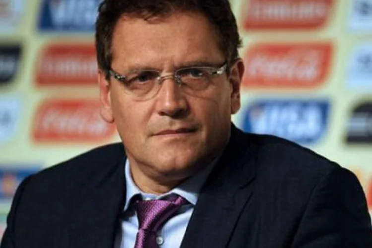 O secretário-geral da Fifa, Jérôme Valcke, concede uma entrevista coletiva em SP: "Se estou usando um tom mais otimista hoje, é porque o trabalho foi feito em 2012", disse (©AFP / Nelson Almeida)