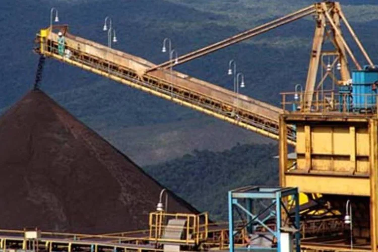 Jazida de ferro explorada pela Vale: empresa adquiriu ativos de minério na Guiné (.)