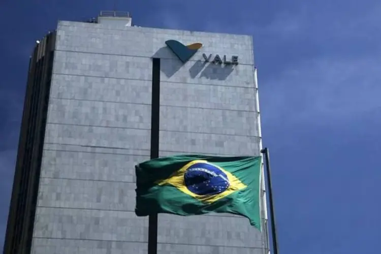 
	Vale: Reuters havia publicado que a companhia avalia levantar US$ 10 bilh&otilde;es com produ&ccedil;&atilde;o futura de min&eacute;rio de ferro
 (Pilar Olivares/Reuters)