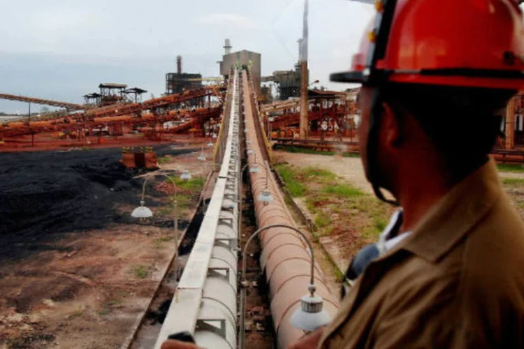 
	A Vale divulgou no in&iacute;cio do m&ecirc;s que o lucro l&iacute;quido do segundo tridespencou para R$832 milh&otilde;es ante R$5,32 bilh&otilde;es no mesmo per&iacute;odo de 2012: a Bradespar tem fatia na gigante de minera&ccedil;&atilde;o
 (Adriano Machado/Bloomberg News)