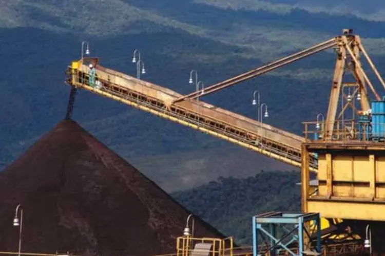 
	Mina de ferro: no total, a China importou um recorde de 743,6 milh&otilde;es de toneladas de min&eacute;rio de ferro em 2012
 (Divulgação)