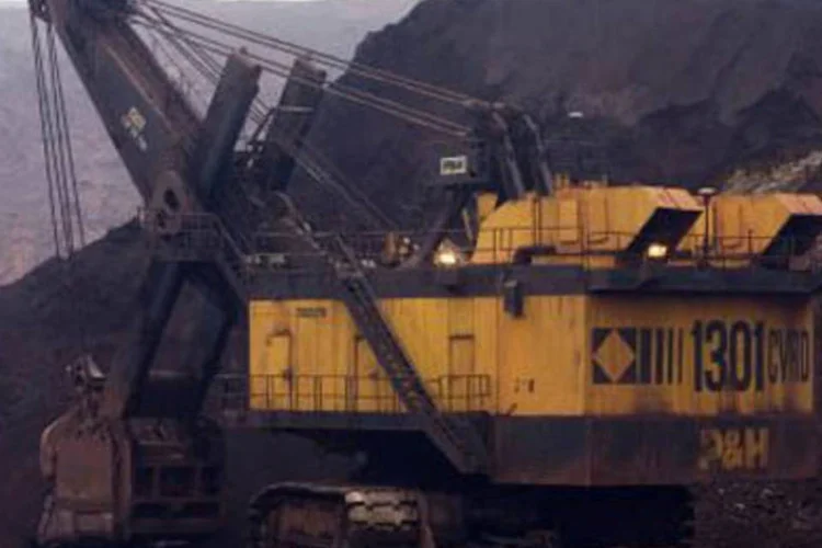 Escavadeira da Vale: mina de cobre africana deve iniciar a produção em 2013 (.)