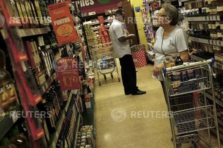 
	Supermercado em S&atilde;o Paulo: a expectativa de continuidade de retra&ccedil;&atilde;o no varejo aparece nos resultados preliminares de vendas deste m&ecirc;s
 (REUTERS/Nacho Doce)