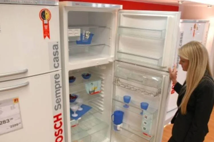 O varejo de São Paulo registrou um crescimento de 11% no faturamento do primeiro trimestre de 2010 sobre o mesmo período do ano passado (.)