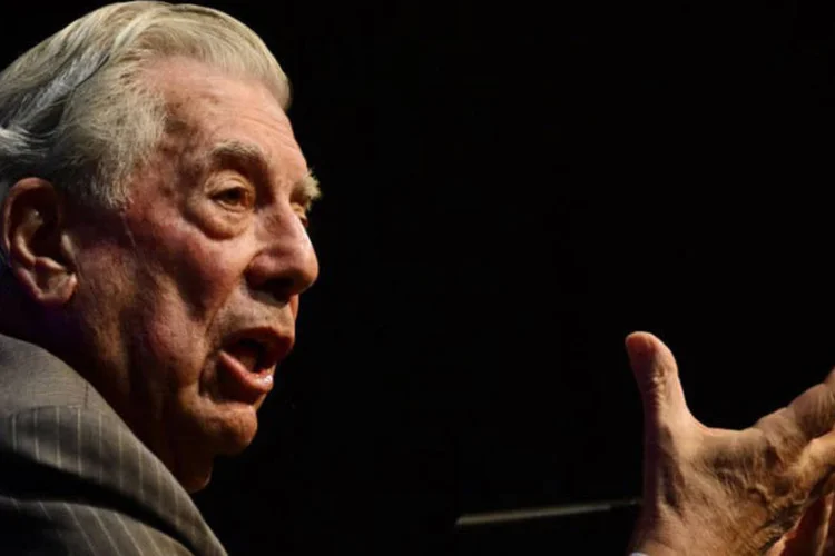 
	Mario Vargas Llosa: &quot;A ideia &eacute; analisar o que est&aacute; acontecendo no campo da l&iacute;ngua espanhola no que diz respeito &agrave; liberdade nos &uacute;ltimos anos&quot;
 (Javier Soriano / AFP)