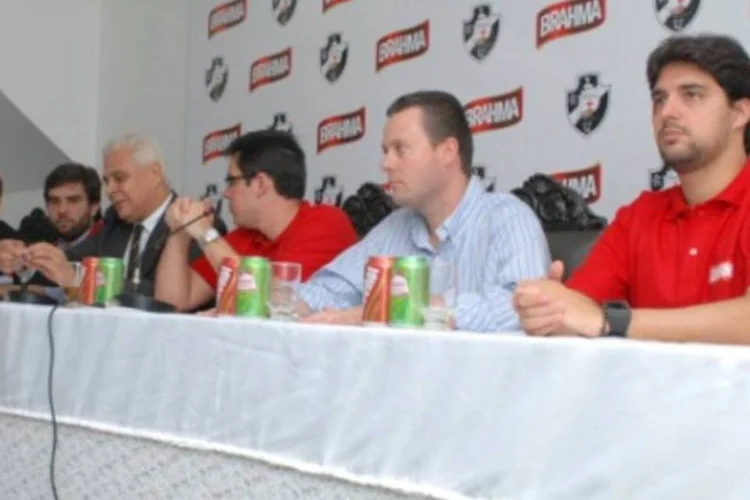 Marca será estampada em placas do centro de treinamento em São Januário, no site do clube, em backdrops, entre outras partes do estádio (.)