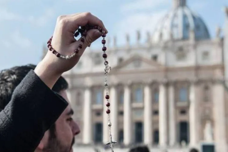 Em 2007, a igreja católica americana indenizou mais de 500 vítimas em US$ 660 milhões, no total, após um acordo extrajudicial (Getty Images)