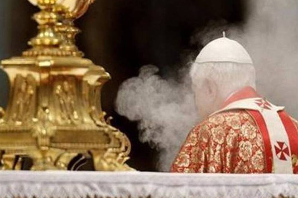 Arcebispo denuncia ao papa corrupção no Vaticano