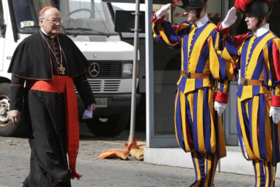 Cardeais examinam controversas finanças do Vaticano