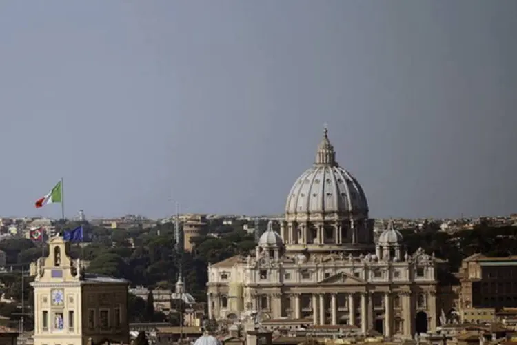 
	Vista do Vaticano: Paglia explicou que a situa&ccedil;&atilde;o dos casais de fato, homossexuais ou n&atilde;o, tinha que ser resolvida pelo Estado para impedir injusti&ccedil;as e discrimina&ccedil;&otilde;es
 (AFP/ Filippo Monteforte)