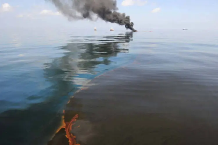 Acidente no golfo do México: a BP, agora, luta para sobreviver (U.S. Navy/Getty Images)