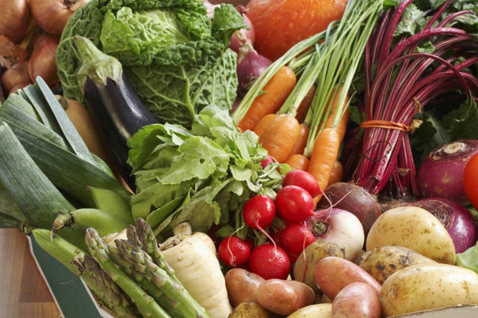 É mais saudável comer vegetais crus ou cozidos?