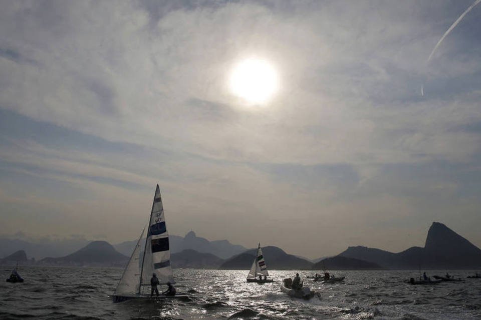 Sem vento, regata em que Scheidt busca bronze é adiada