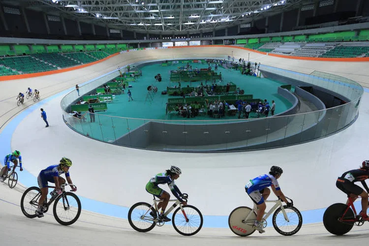 Velódromo: Desde agosto, o ar condicionado está ligado para evitar que a pista trazida da Europa estrague (Roberto Castro/ME)