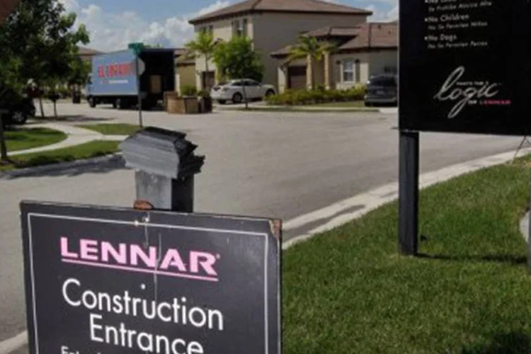 As vendas de casas novas ficaram em 295 mil em agosto (Joe Raedle/Getty Images/AFP)