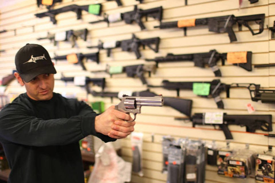 Grandes fabricantes de armas operam com força em Wall Street