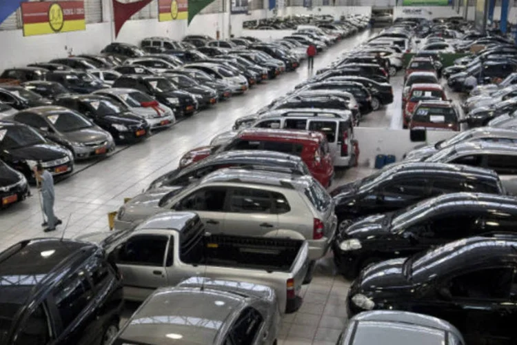 
	Venda de carros usados: no Brasil, a p&oacute;s-venda responde por apenas 13% do faturamento de uma montadora, mas contribui com 32% de lucro no setor
 (Marcelo Camargo/ABr)