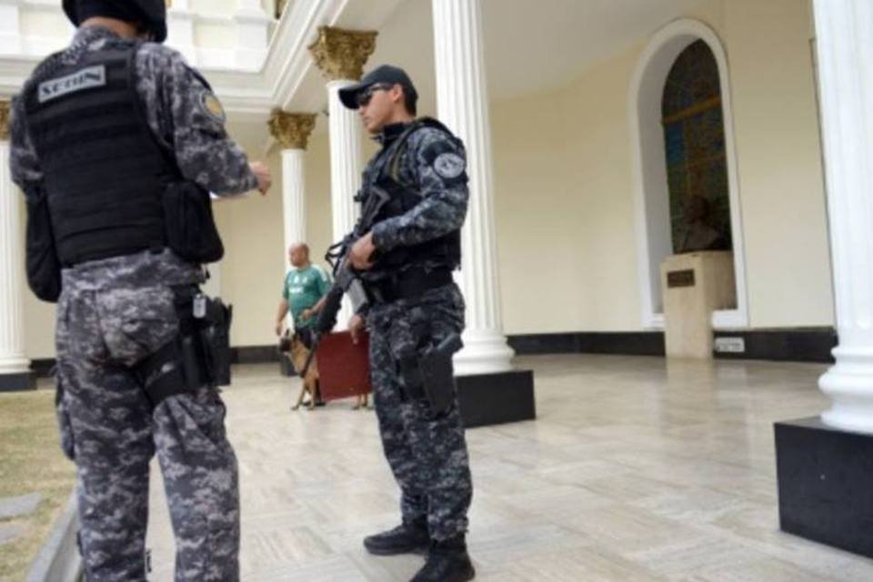 Bombas panfletárias explodem perto do Parlamento venezuelano