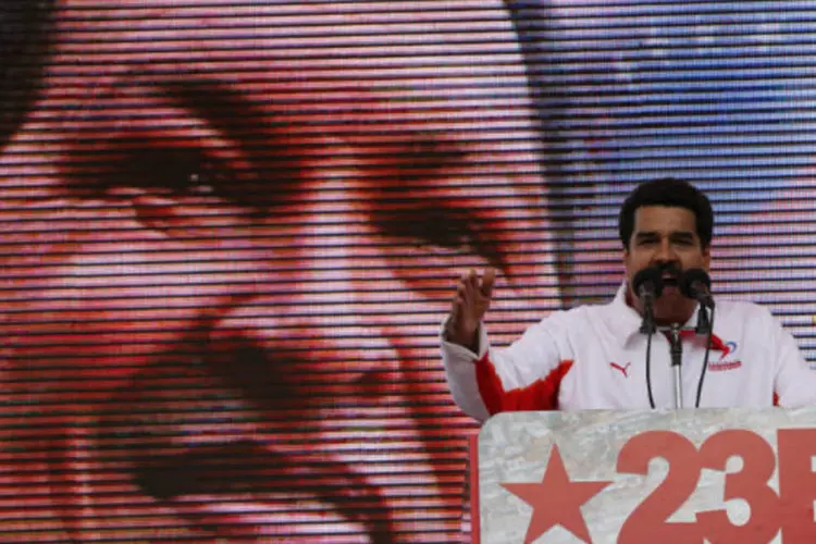 
	Nicol&aacute;s Maduro: vice-presidente responsabilizou por &quot;qualquer ato de viol&ecirc;ncia&quot; perante a sede diplom&aacute;tica cubana o grupo &quot;neofascista&quot; que organizou a manifesta&ccedil;&atilde;o
 (REUTERS/Jorge Silva)