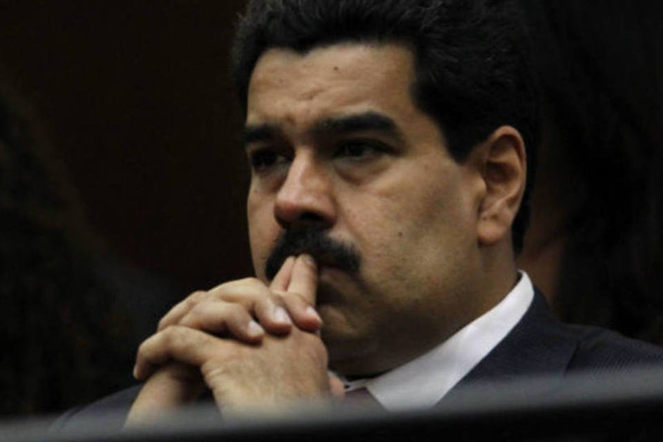 Maduro denuncia plano opositor para "incendiar" a Venezuela