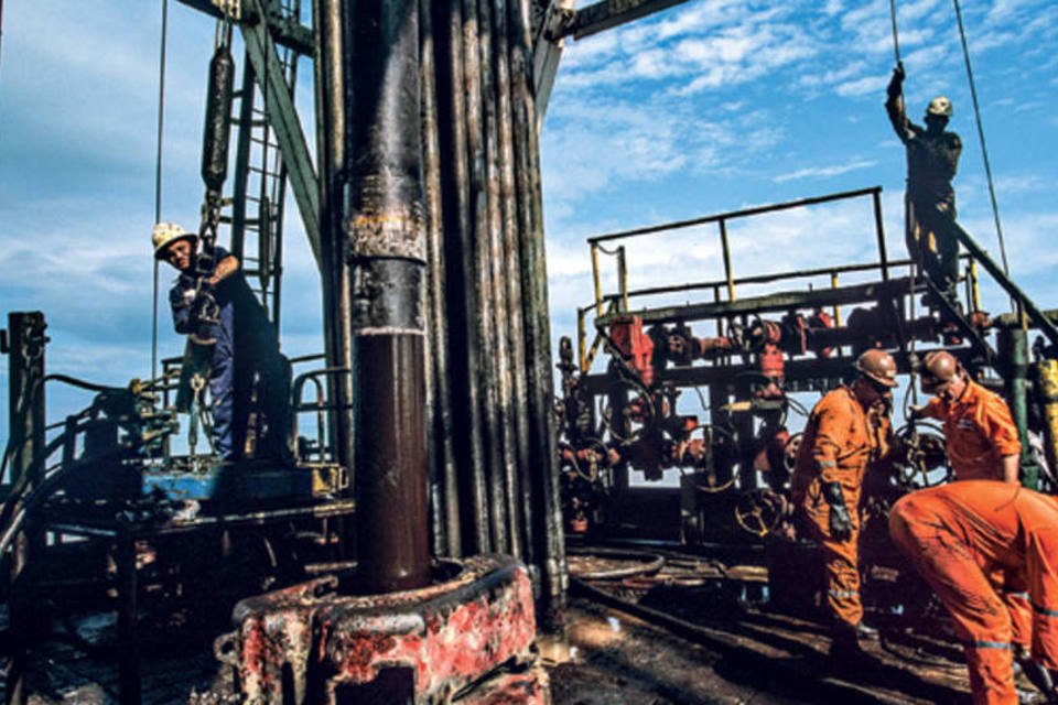 Venezuela encontra jazidas com 185 mi de barris de petróleo