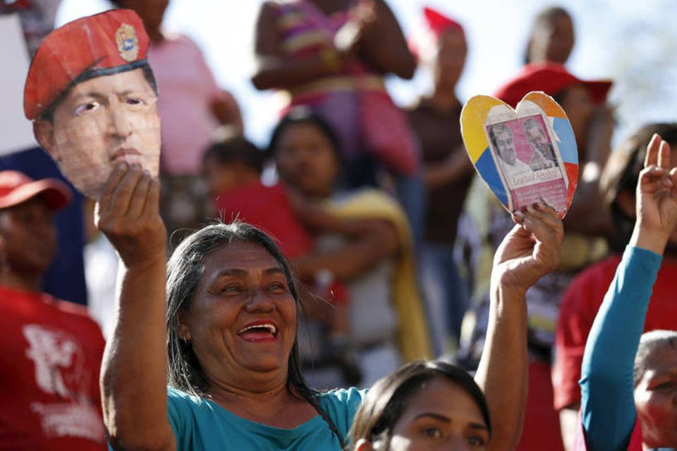 Maduro reafirma que não o afastarão da presidência
