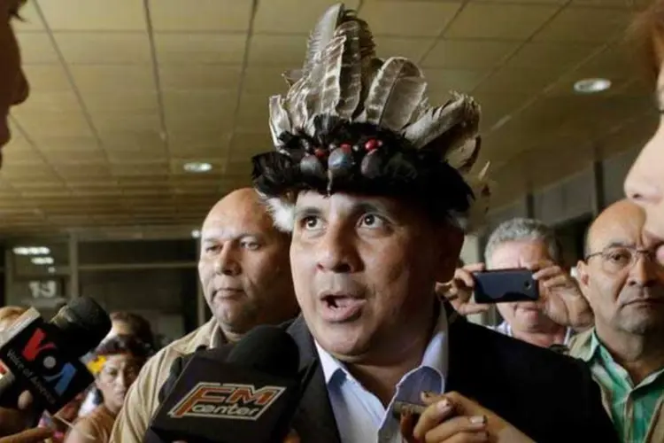 
	Deputado Julio Ygarza concede entrevista em chegada &agrave; Suprema Corte em Caracas: &quot;N&atilde;o vamos fazer o jogo pol&iacute;tico do governo&quot;
 (REUTERS/Marco Bello)